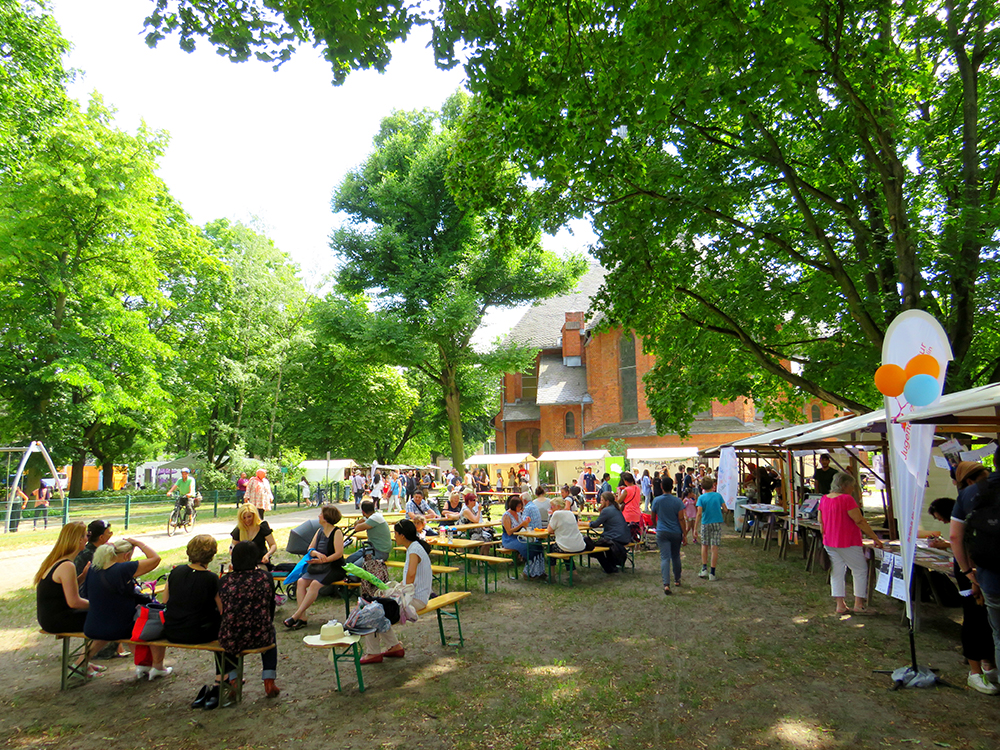 Festplatz_hinter_der_Segenskirche.jpg