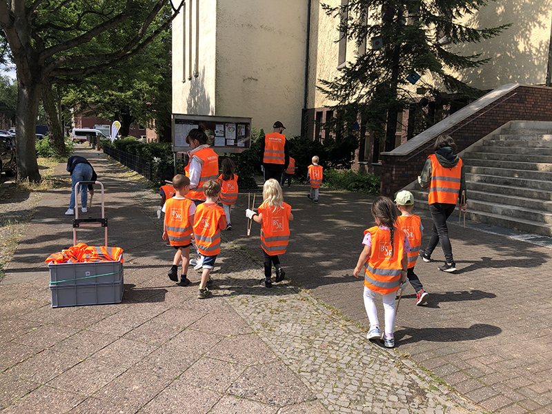 Aufräumaktion im AVA-Kiez von Sauberes Reinickendorf